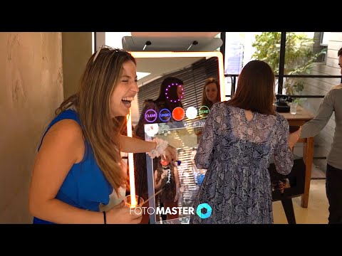 Mirror Air Booth at a Wedding