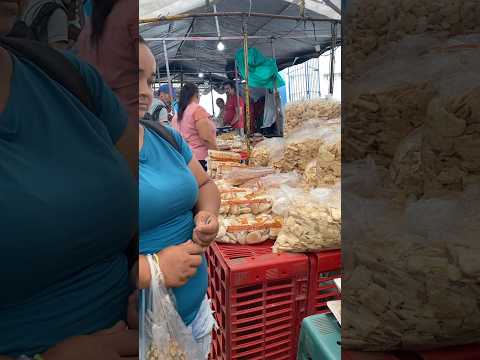 É nós tamos por cá pessoal na feira das bolachas em Catende pe