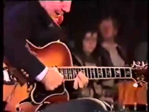 Bucky Pizzarelli with the Milt Hinton Trio performs "In A Mellow Tone" - 1986