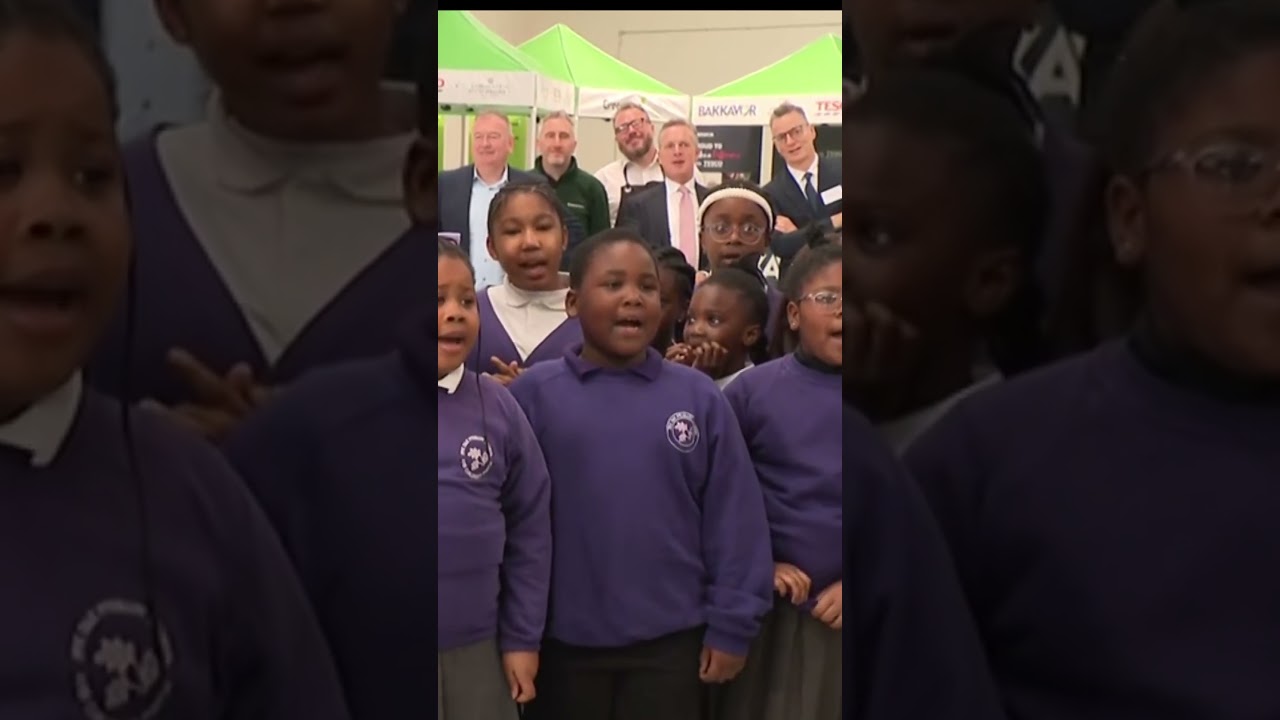 Children sing Happy Birthday to the King#shortsnews