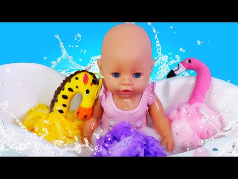 Hora do banho! A boneca Baby Born vai tomar banho! Historinha infantil