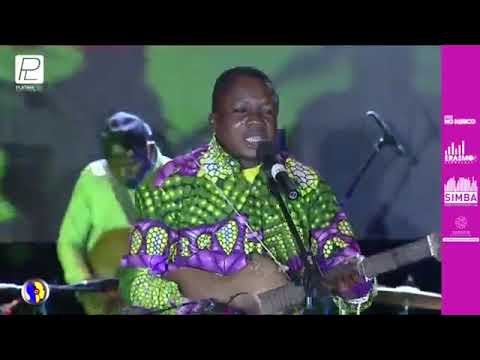 Kintueni Tunga Nzola Concerto Ao Vivo em Luanda part 1