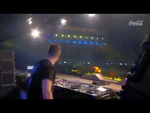 Garrix vs SHM - Pressure X It Gets Better (1st ver.) (Garrix Mashup) Live in @tomorrowland