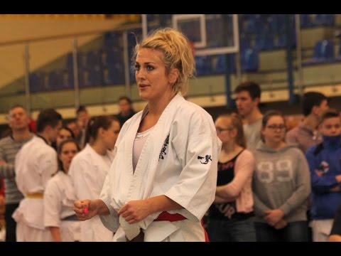 Maria Jasko (OKKK) - Aleksandra Czerwiecka (Suwalski Klub Karate Kyokushin)