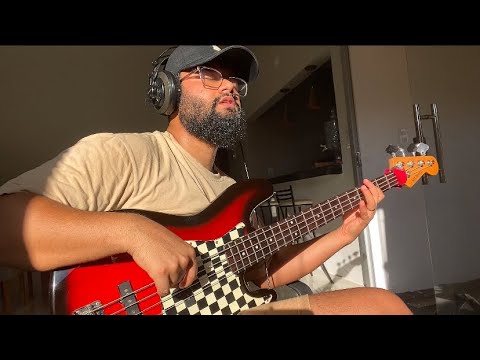 Groove Insano com Frases Outside no Contrabaixo!