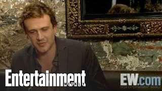 Джейсон Сигел в откровенных сценах