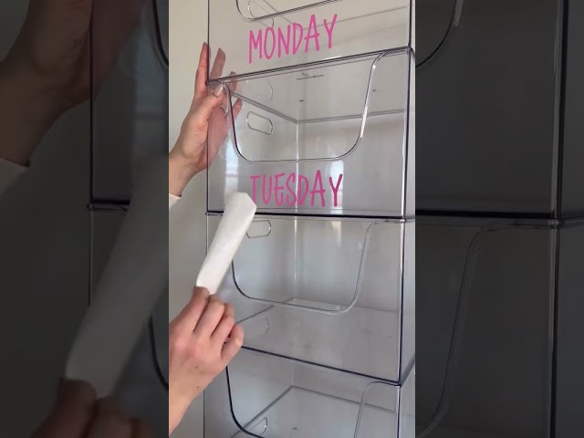 Vídeo relacionado con Game Mat Organizer - Accessories Holder for Play Area | Organizer Bag with Transparent Slots & Easy Storage System for Family Gatherings Birthday Party Home Door Room Wall Entertainment