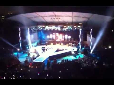 [FANCAM] 2NE1 - Snippet of Fire @ Yonsei University Arakara Festival