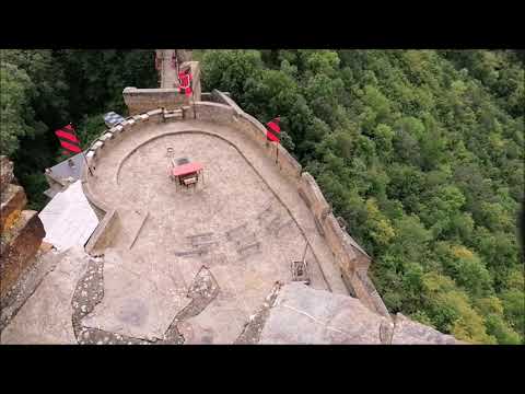 Die Ehrenburg in Brodenbach , so ging es zu im Mittelalter
