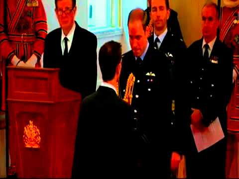 Prince William honours Andy Murray with OBE