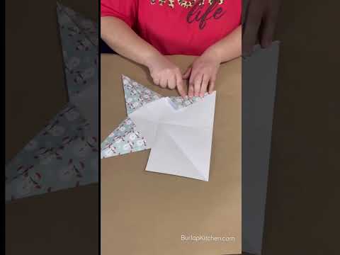 How to make a 3D paper star #Burlapkitchen #craftcommunity #diycrafts #papercrafts #origami