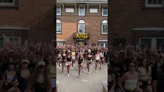 time to BRING EM OUT #GO HAWKS 💛🖤  #iowa #viral #trending #fyp