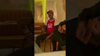 ¿Ya vieron el live session de “001-646”?