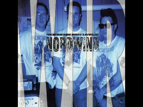 Nordwind - Stiefel auf Asphalt (zensiert)