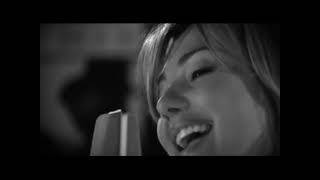 Amaia Montero eta  Mikel Erentxun - Lau Teilatu subtitulada al Euskera y al Español