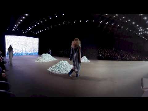 Mercedes-Benz FashionWeek Amsterdam January 2015: Tess van Zalnige ft. Royal Delft 360