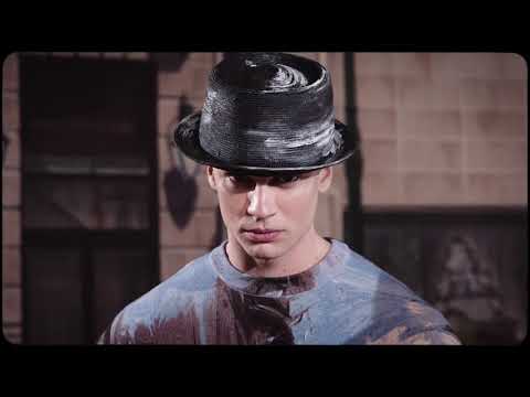 Moschino Fall/Winter 2021-2022 - Milan Fashion Week