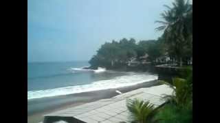 preview picture of video 'Pelabuhan ratu, pantai karang sari.MP4'