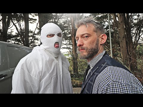 MY NEIGHBOUR STABS MANGO! (Police Called)