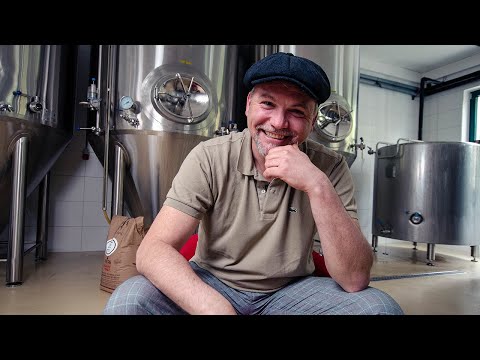 AUF DEM ROTEN STUHL | Thomas Stipsits: "Es war unreflektiertes Hinhauen"