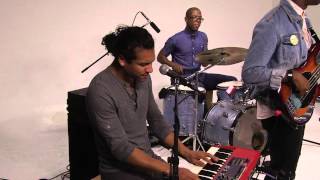 Grace Weber performs &#39;Perfect Stranger&#39;