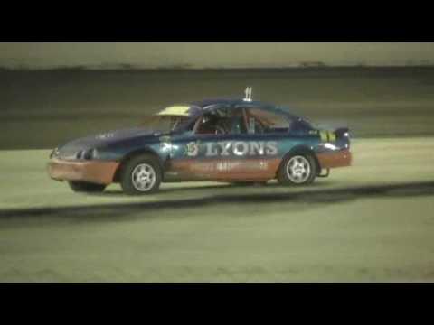 FLASHBACK: Modified Production - Rockhampton Speedway - Jan 21 2012