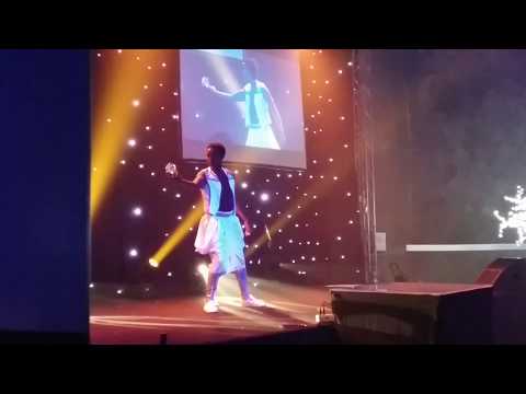 Luis Reis Circus - Contact Juggling act at Estufa Fria de Lisboa.