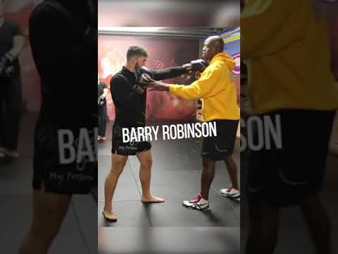 Common Mistakes in Boxing – Range is King with Barry Robinson #shorts