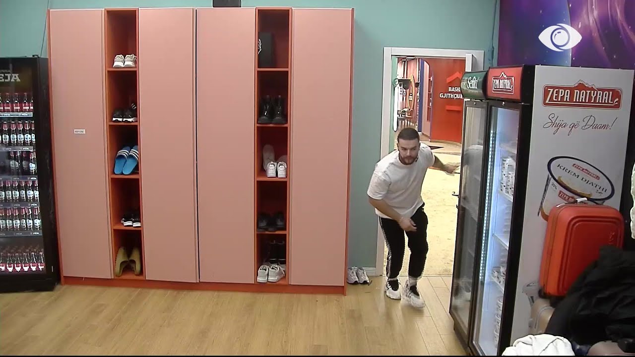 Banorët luajnë “hapa-dollapa”/ Fationi mbyll i pari, a do t'i gjejë banorët e tjerë?