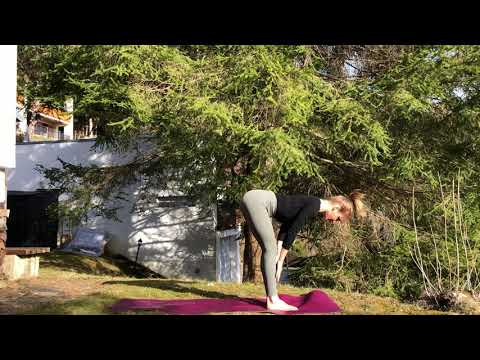 Dehnung der Beinrückseite - ganze Vorbeuge und halbe Vorbeuge