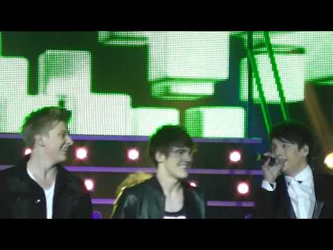 District 3 sing Dynamite