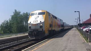 preview picture of video 'VIA J Train 52/62 at Kingston meeting CN 149'