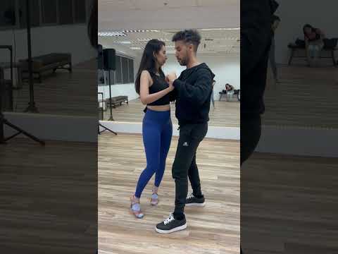 Caliente Dance Studio Singapore Kizomba social dance class Carlos de Lina - Achitiana