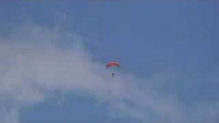 preview picture of video 'Oudtshoorn 2008 RC Scale Model Airplane Skydiving'