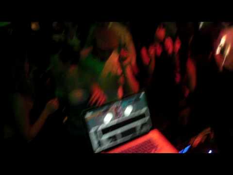 DJ Ruckus - HE CAN MIX - LIVE @ Banana Split 3.1.09