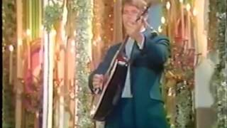 Glen Campbell sings ANN (off Wichita Lineman) Intro by Bing Crosby