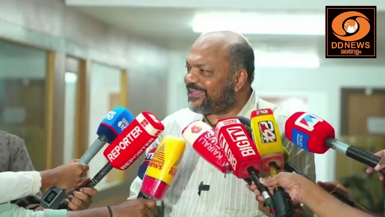 ഐ.ടി എന്തിനാ പിണറായി ഭരിച്ചത്? വിടി സതീശന് മറുപടിയുമ