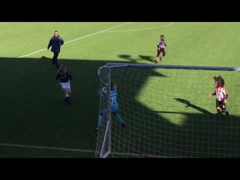 Quick JO9-1: Finn scoort 1-1 op Het Kasteel