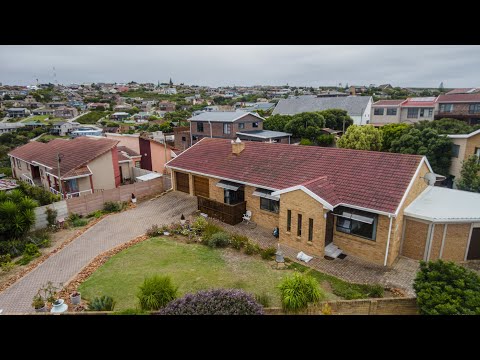 3 Bedroom House in Dana Bay