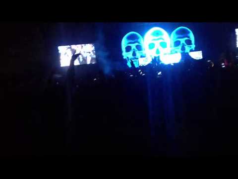 Swedish House Mafia playing Sandro Silva & Quintino's Epic
