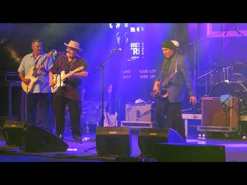 Sugar Ray Norcia & The Bluetones feat. Duke Robillard, Little Charlie Baty, Greg Piccolo