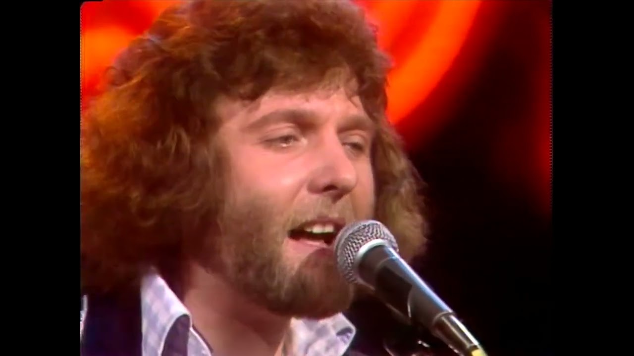 Strawbs - Round and Round - The Midnight Special, March 15, 1974 - YouTube