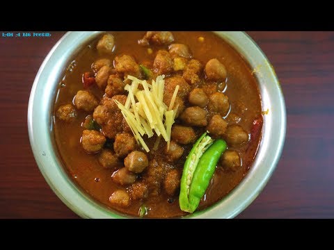 Colocasia tamarind curry Karunai kizhangu gravy for rice karunai kilangu puli kulambu