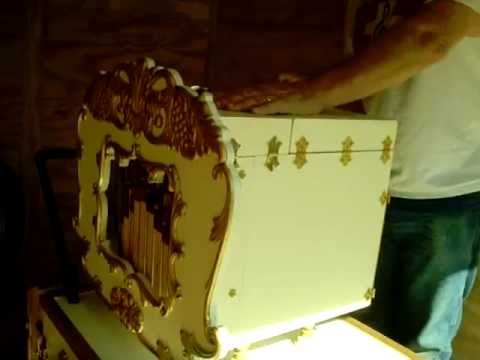 "Glory Glory Hallelujah " on a Monkey Organ