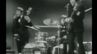 Sounds Incorporated - Beautiful Balloon