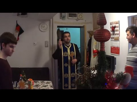 A VENIT POPA CU CRUCEA !!