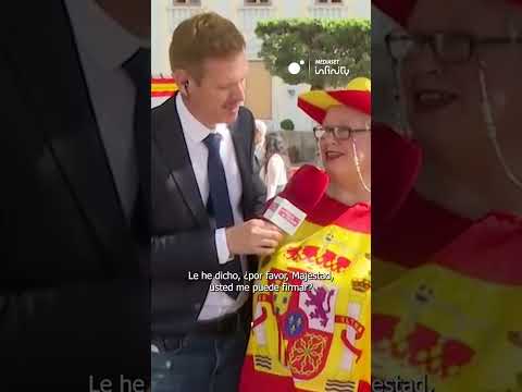 El Rey le ha firmado el vestido a Pepi, que se lo ha confeccionado ella misma