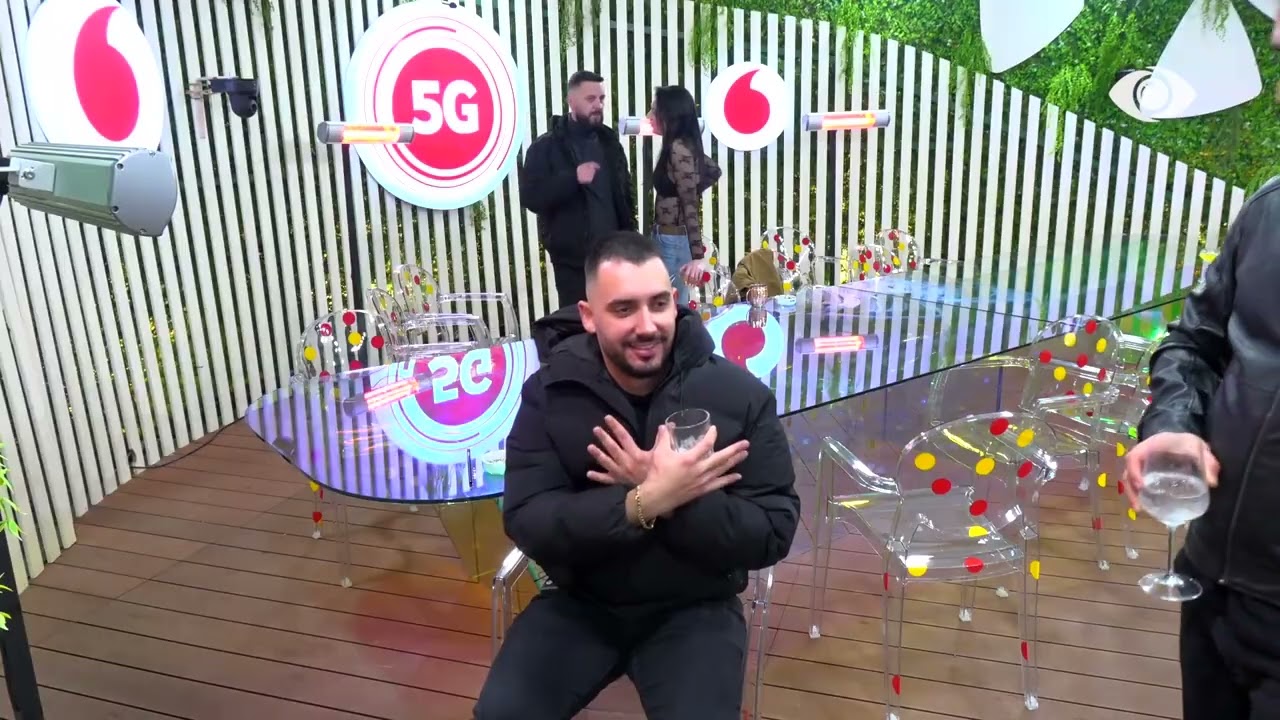 “Duhet të kishe vepruar ndryshe”/ Stelina bisedon me Mirin në oborr