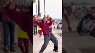 Download lagu Bechain Meri Dhadkan🥰💃🏻 #love #song #dance #shorts #youtubeshorts #viralshorts #subscribe mp3