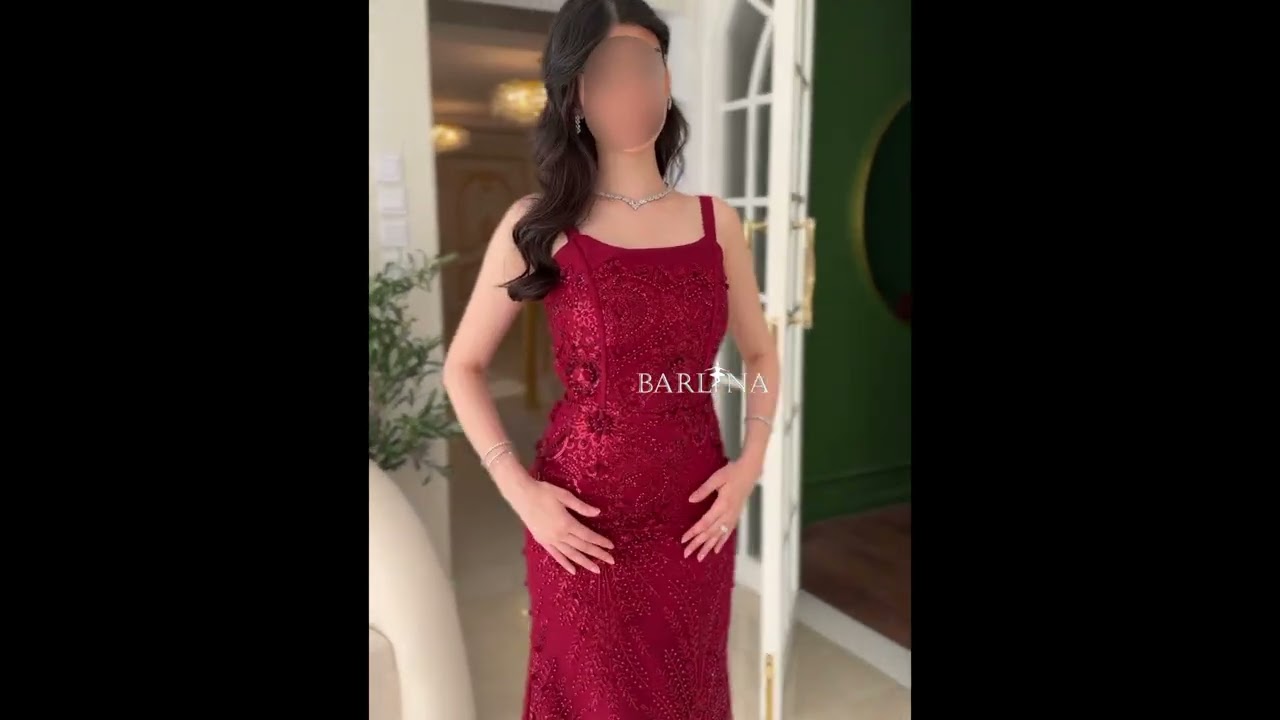 Burgundy dress, fully embroidered with shimmering details - M